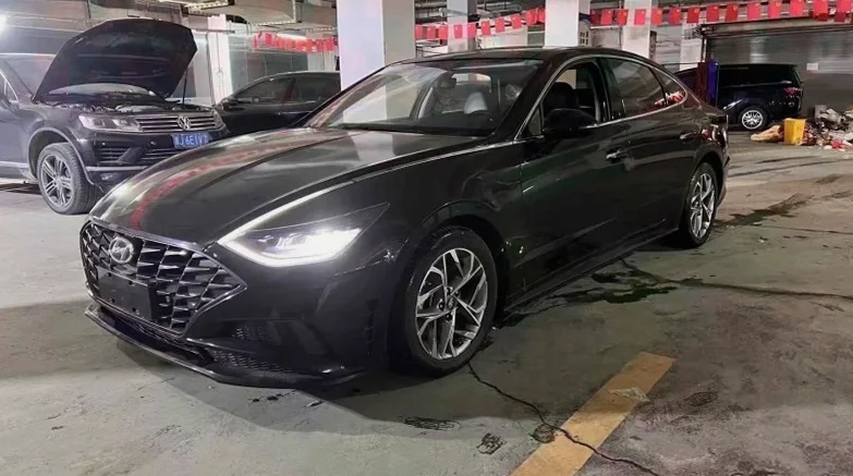 现代索纳塔 正面外观二