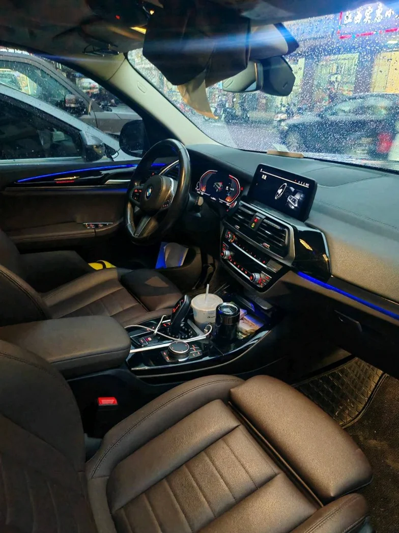 宝马X3 正面外观二