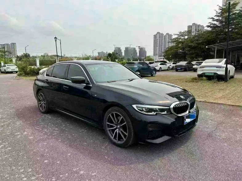 宝马3系 正面外观二