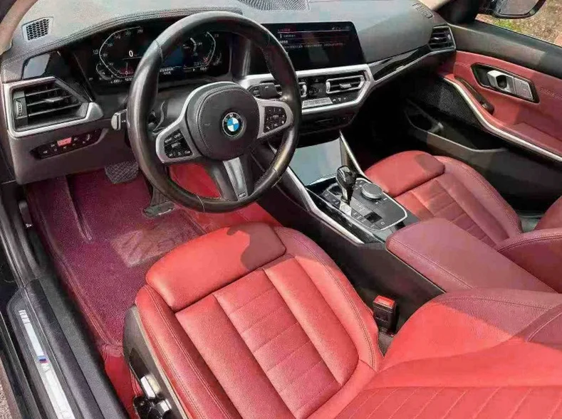 宝马3系 后面外观一