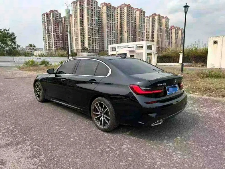 宝马3系 内饰后排