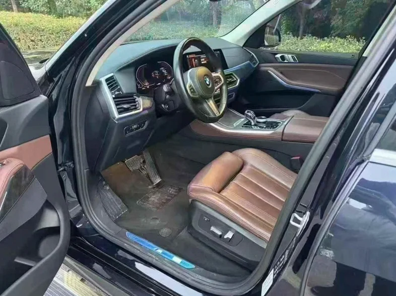 宝马X5 后面外观三