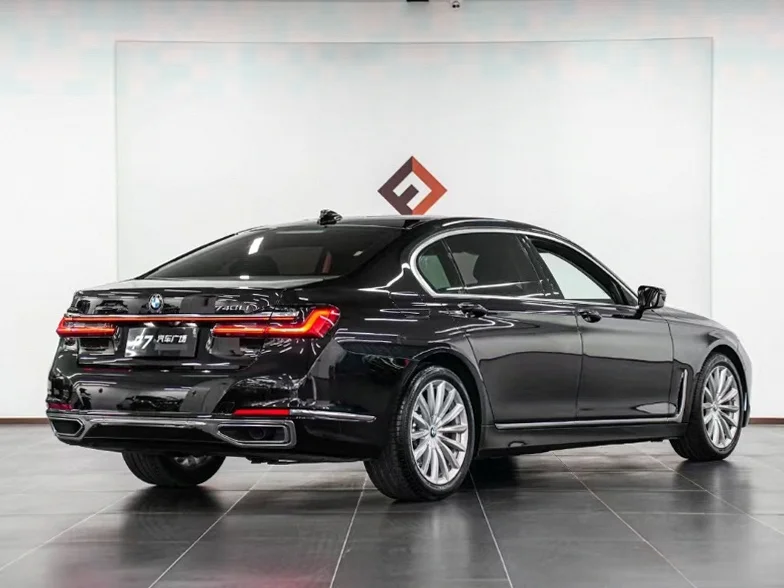 宝马7系 内饰前排