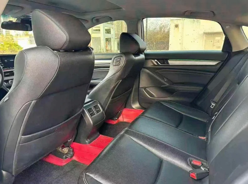 本田雅阁 后面外观三