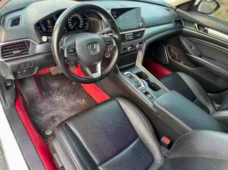 本田雅阁 后面外观一