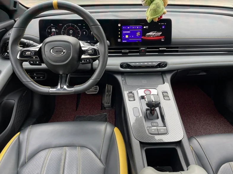 传祺影豹 内饰前排