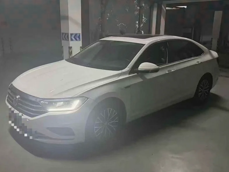 大众速腾 正面外观二