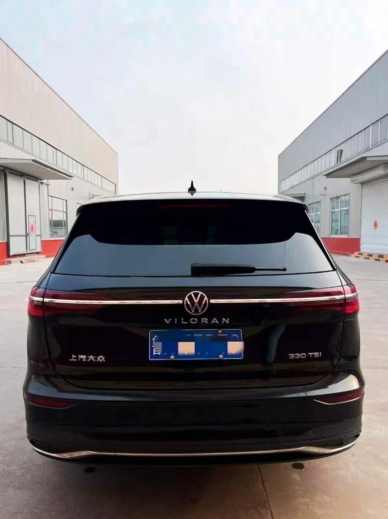 大众威然 驾驶室