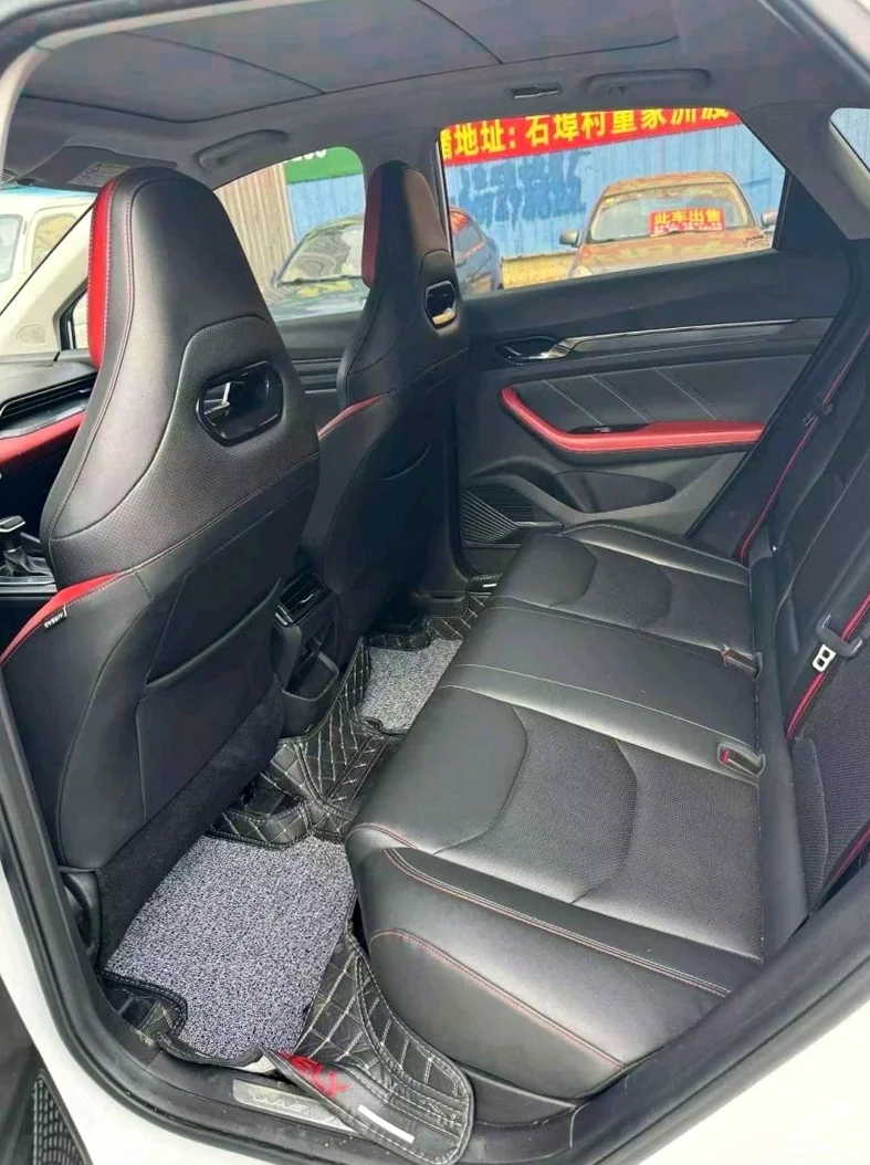 吉利帝豪 后面外观一