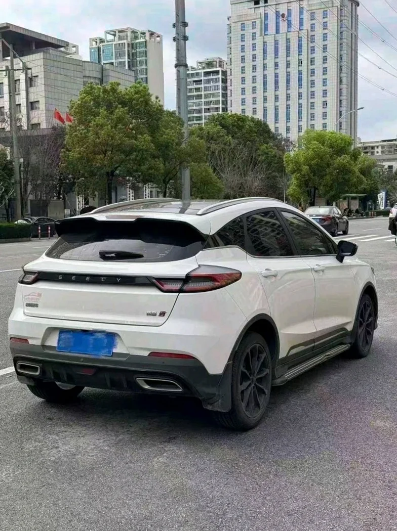 吉利帝豪 后面外观二