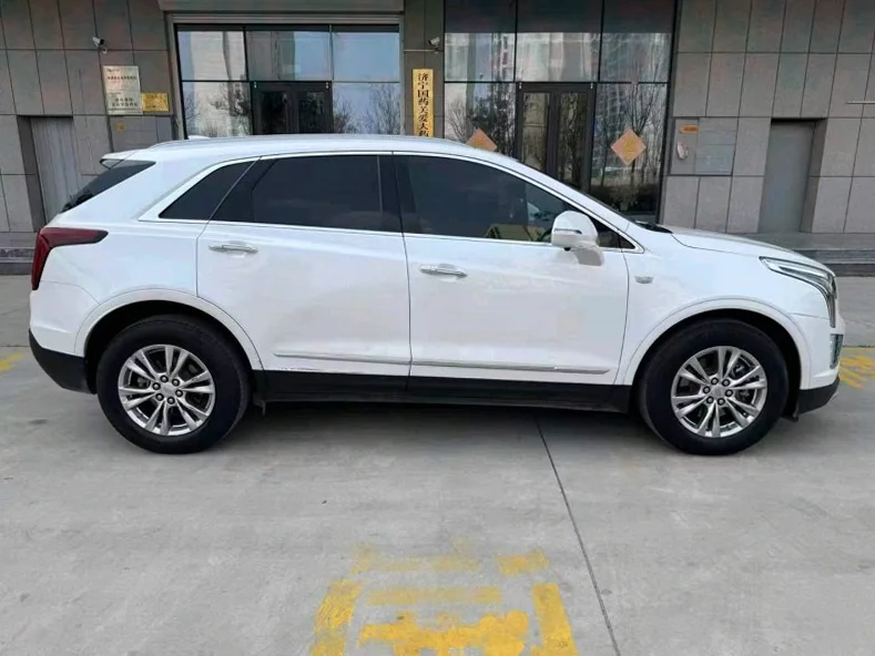 凯迪拉克XT5 内饰后排