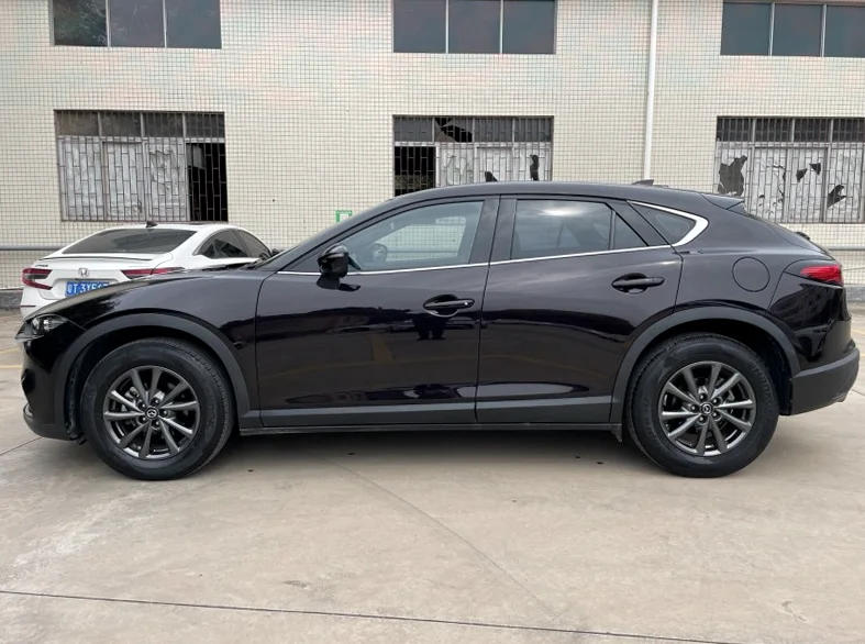 马自达CX-4 正面外观三