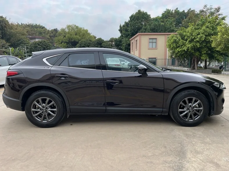 马自达CX-4 正面外观二