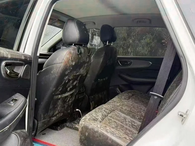 荣威RX5 后面外观二