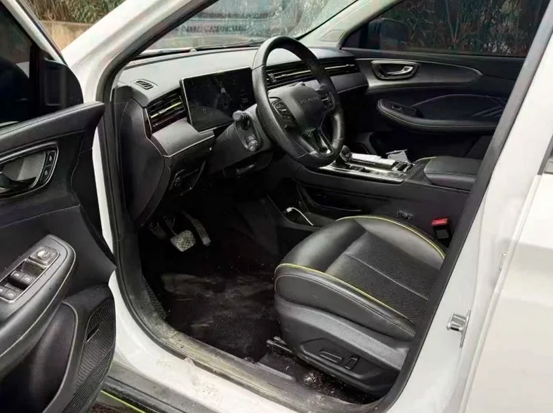 荣威RX5 后面外观一