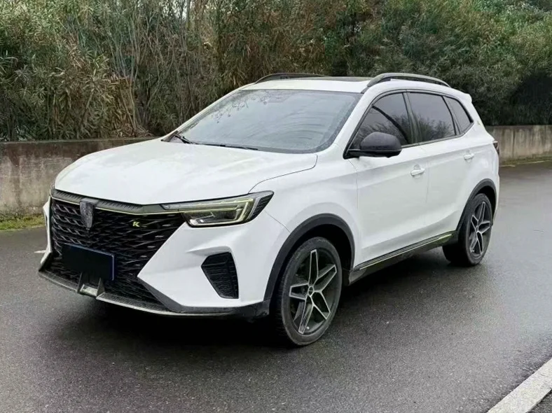 荣威RX5 正面外观二