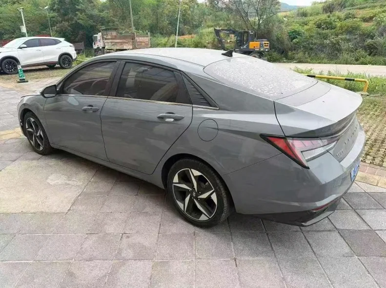 现代伊兰特 后面外观一