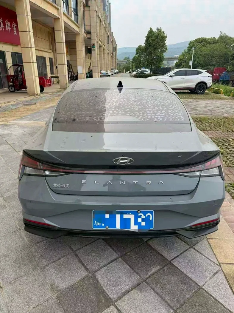 现代伊兰特 后面外观三