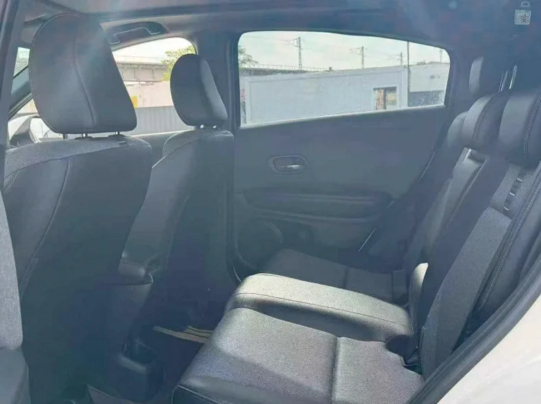 本田XRV 后面外观三