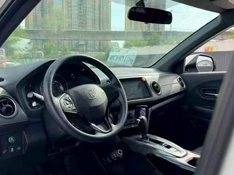 本田XRV 正面外观三