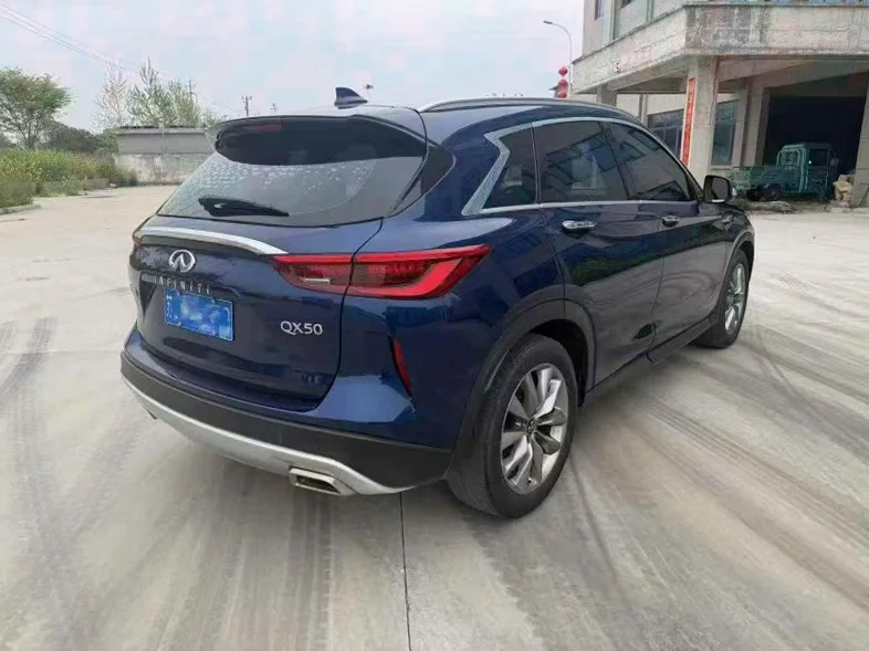 英菲尼迪QX50 后面外观三