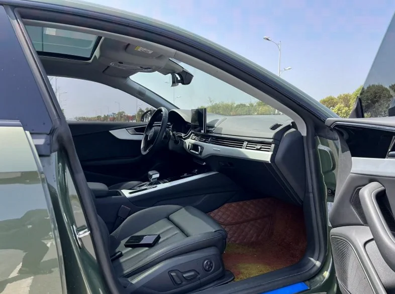 奥迪A5 内饰后排