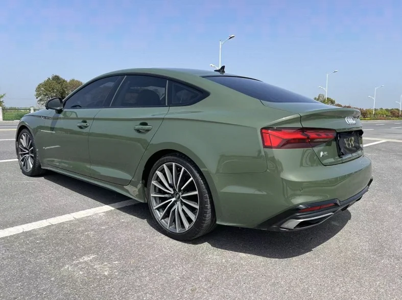 奥迪A5 后面外观一