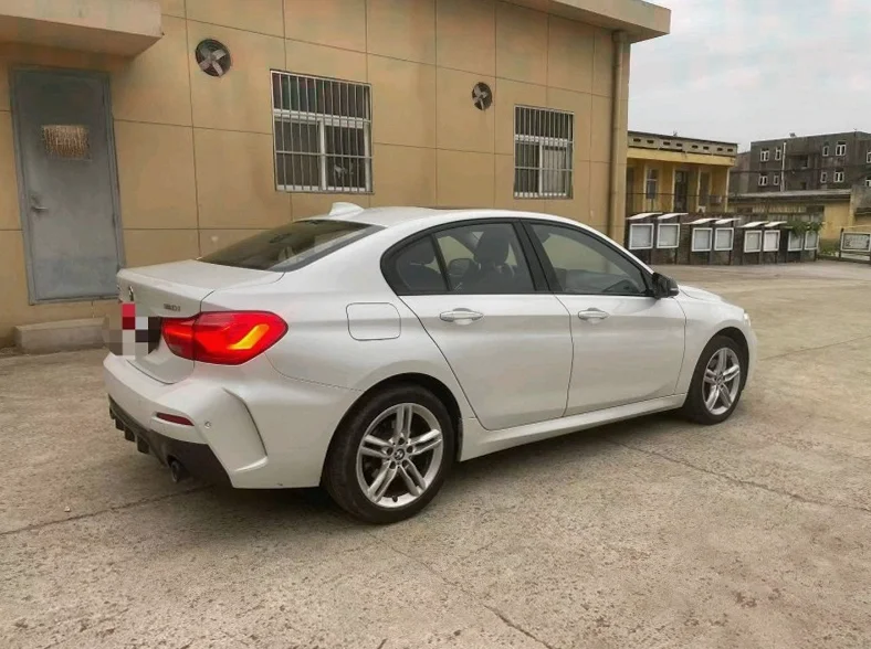 宝马1系 后面外观一