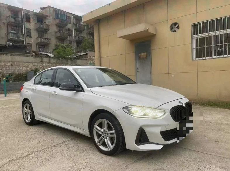 宝马1系 正面外观三