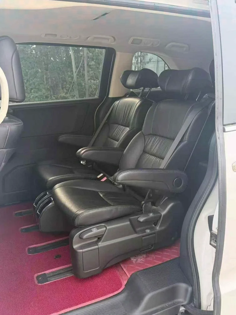 本田奥德赛 后面外观一