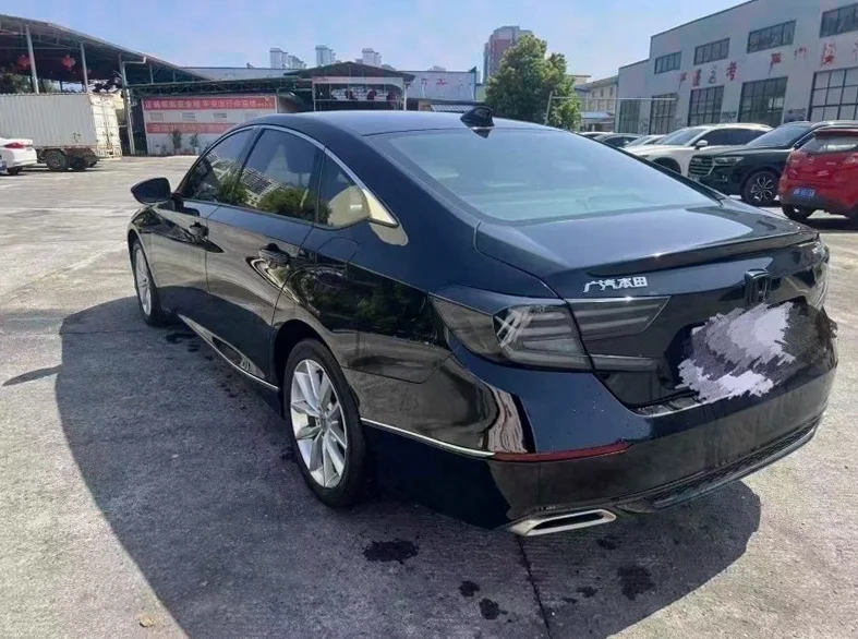 本田雅阁 内饰后排