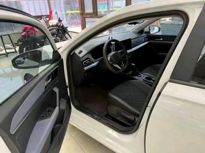 大众朗逸 正面外观三