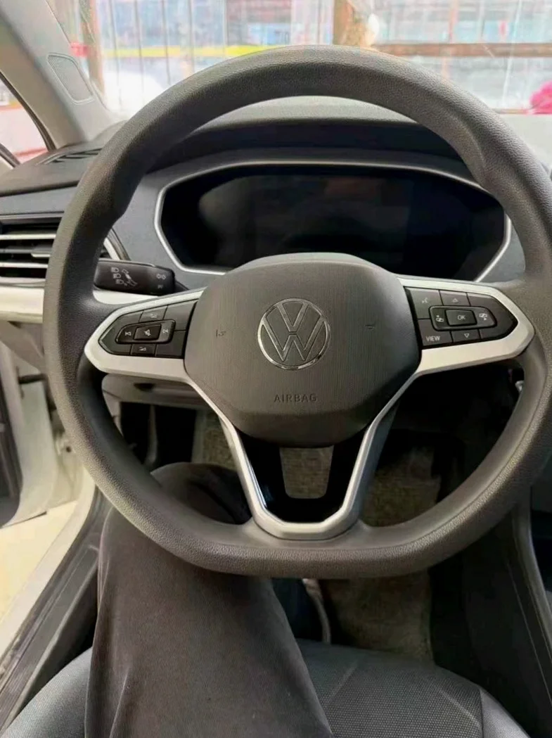 大众朗逸 后面外观一