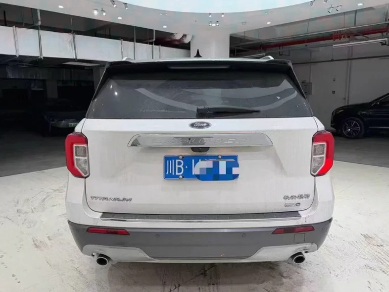 福特探险者 后面外观二