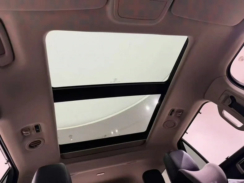 福特探险者 驾驶室