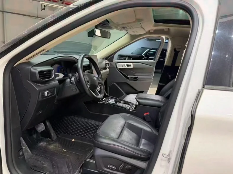 福特探险者 后面外观一