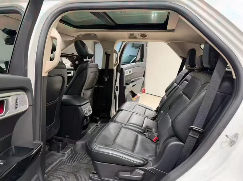 福特探险者 内饰后排