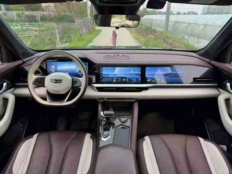 吉利星越 后面外观三