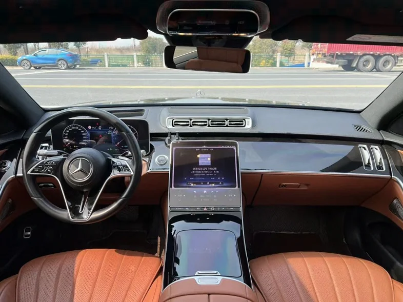 奔驰S 正面外观三