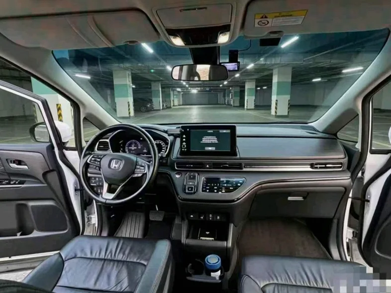 本田艾力绅 后面外观一