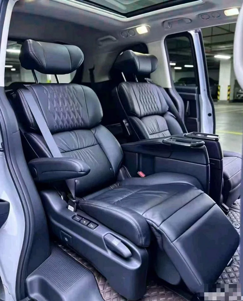 本田艾力绅 后面外观二