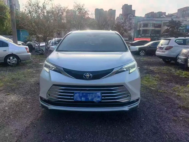 23年丰田塞纳铂金版