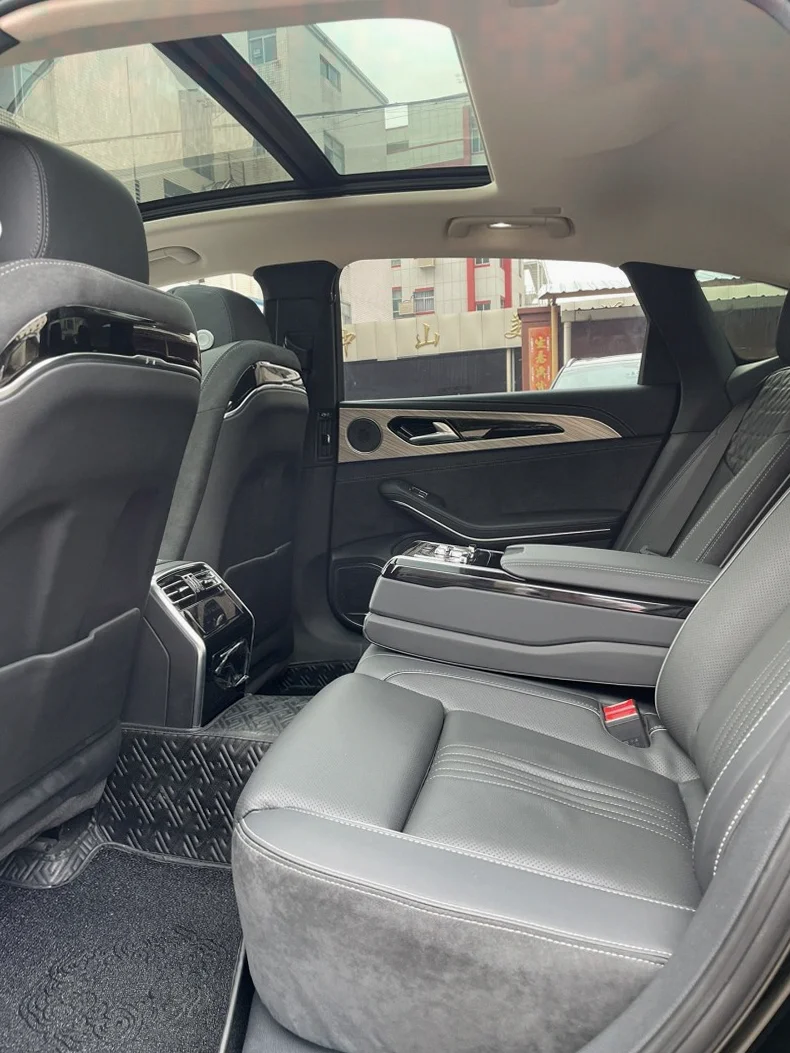 红旗H9 后面外观三