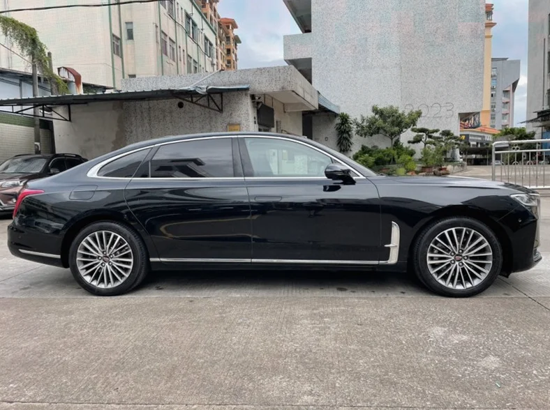 红旗H9 正面外观二