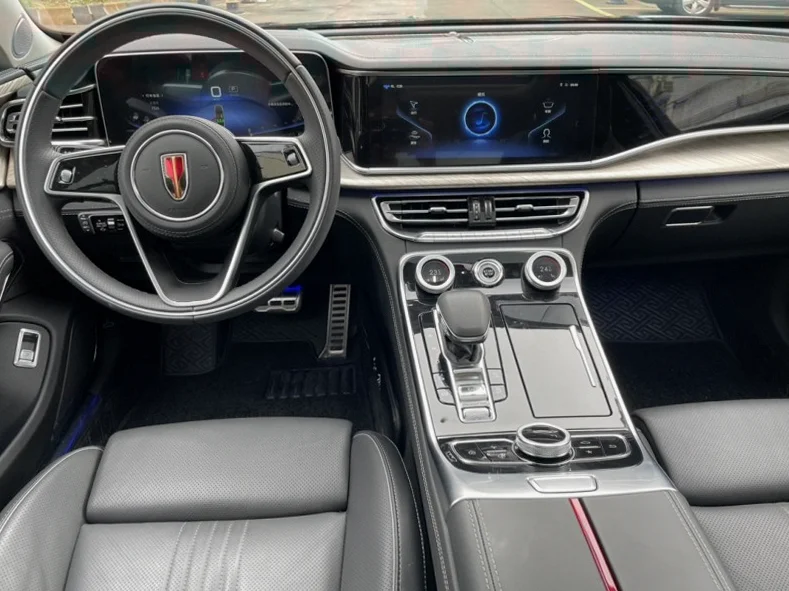 红旗H9 内饰前排