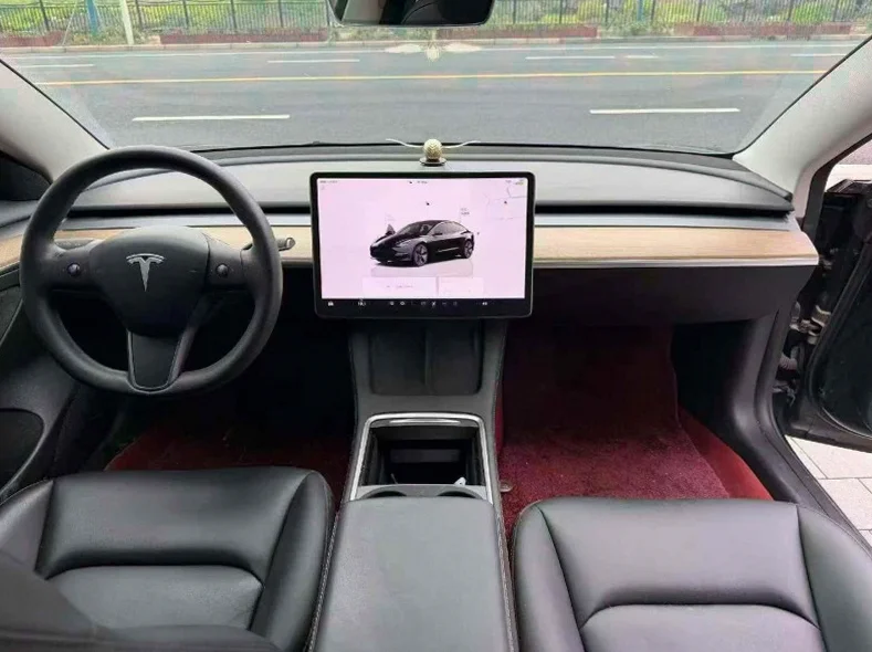 特斯拉MODEL 后面外观二