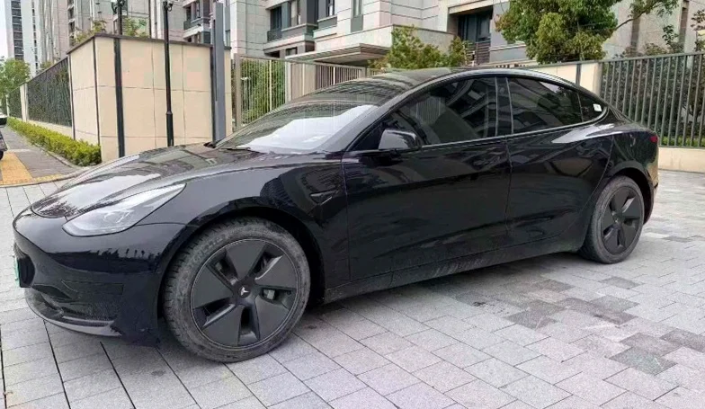 特斯拉MODEL 正面外观二