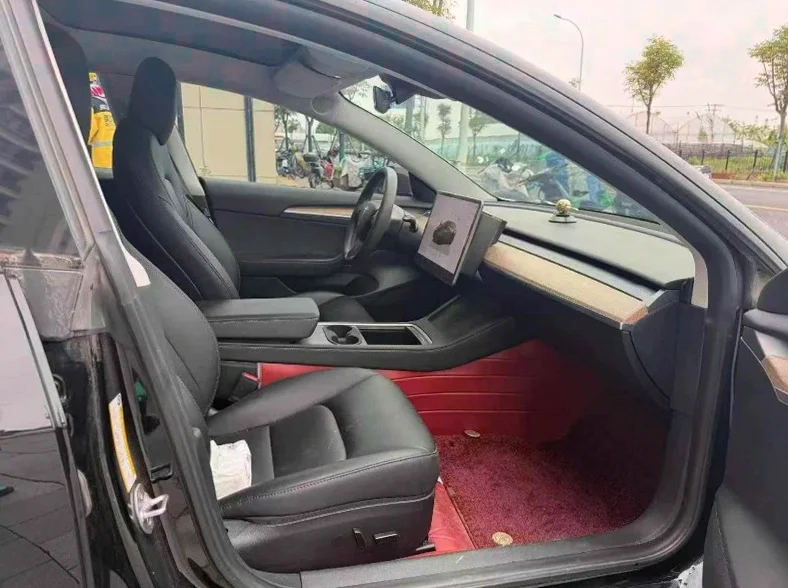 特斯拉MODEL 后面外观一