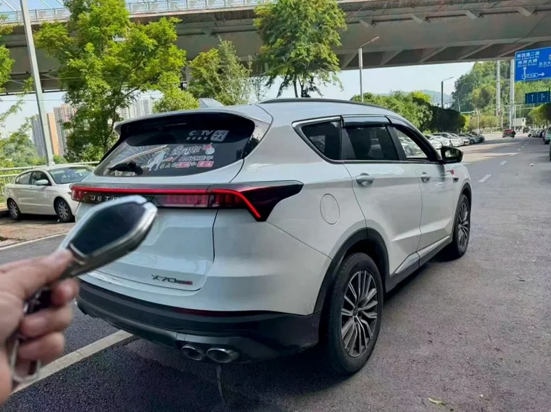 奇瑞捷途 内饰前排