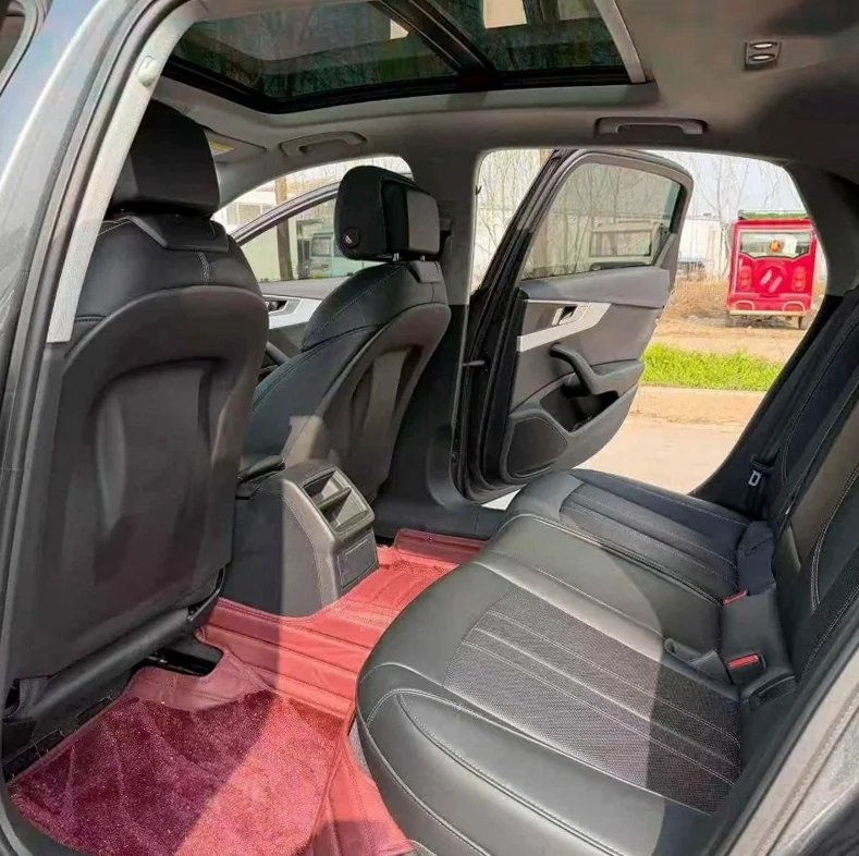 奥迪A4L 后面外观一